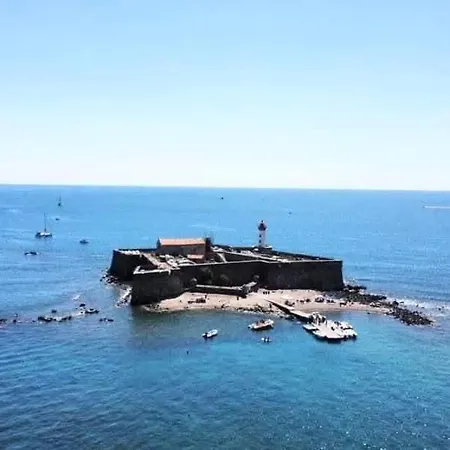 T4, Ile De La Marina, Parking *