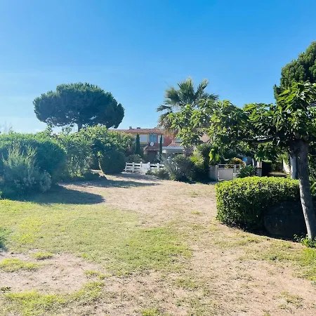 T4, Ile De La Marina, Parking *