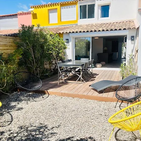 T4, Ile De La Marina, Parking *